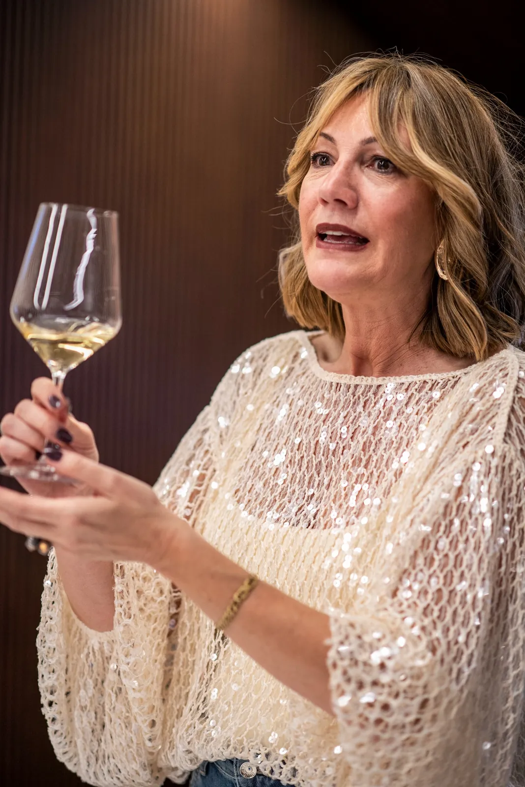 Retrato de la sumiller con copa