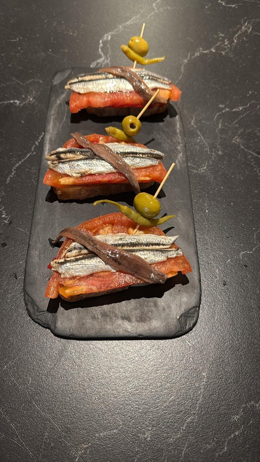 Matrimonio boquerón y anchoa