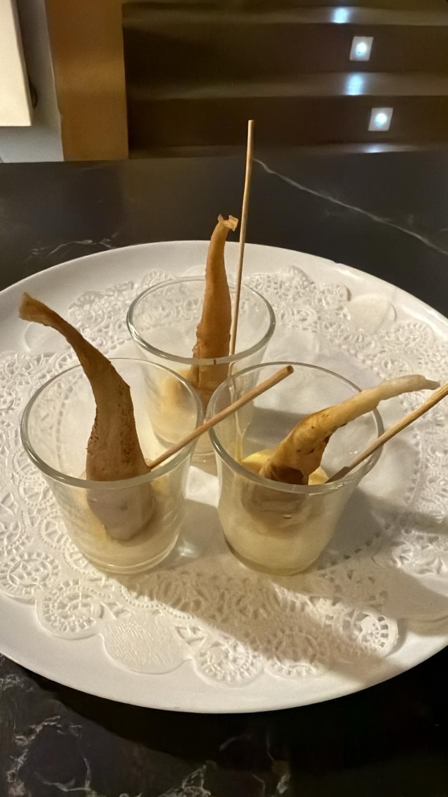 Twistter de langostino con mayonesa de mango